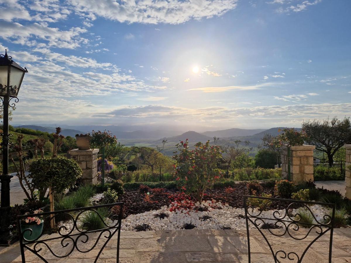 Apartment Cristina With Stunning View Vizinada Bagian luar foto